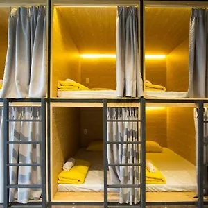 Capsule 5min Walking From Saraf Dg Metro Station Хостел