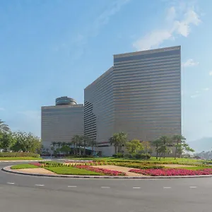Hyatt Regency - Corniche Dubaj